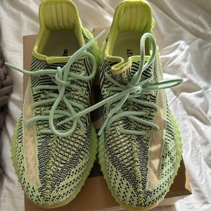 Yeezy Boost 350 v2 - Yeeree